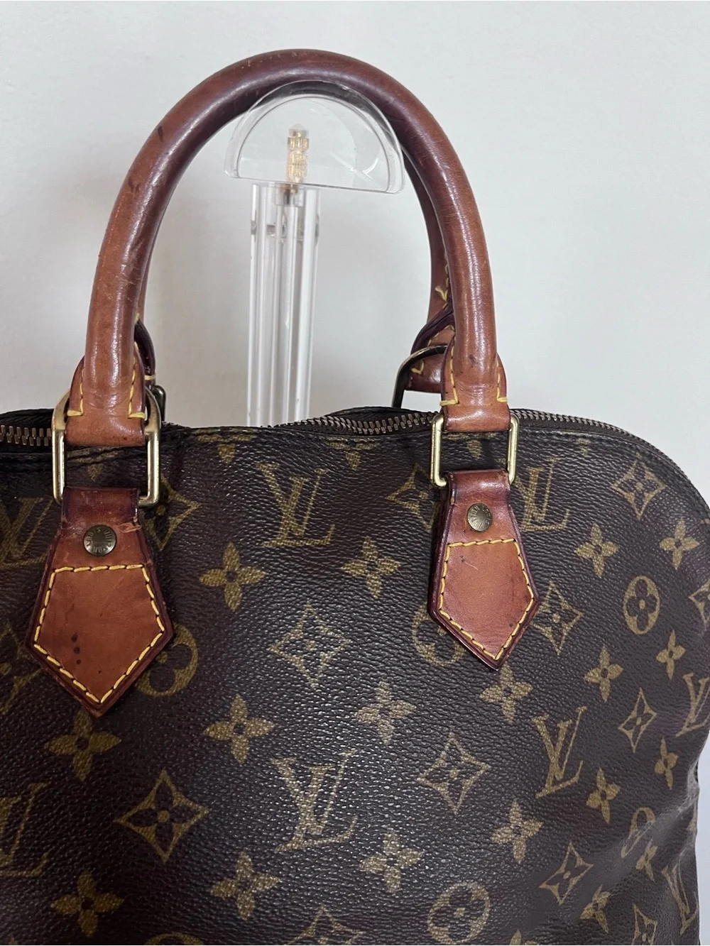 LOUIS VUITTON VINTAGE ALMA BAG.